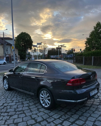 Volkswagen Passat cena 37000 przebieg: 205000, rok produkcji 2010 z Biała małe 301